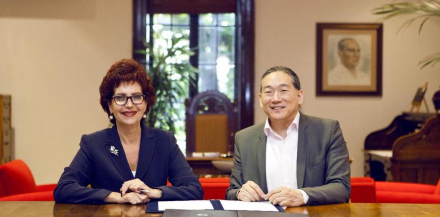 Prof. Dr. Gülay Barbarosoğlu ve Edward Jung