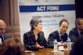  Boğaziçi Üniversitesi Rektör Yardımcısı Prof. Dr. Lale Akarun ve Avrupa Yatırım Bankası Yatırım Fonu Direktörü Jacques Darcy