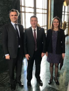 Ödül törenine Boğaziçi Üniversitesi Rektörü Prof. Dr. Mehmed Özkan da katılarak Tınaz Ekim Aşıcı ve Hilmi Luş’u tebrik etti.  