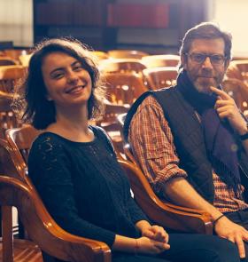 Soldan sağa: Gökçe Yeniev-Fikret Adaman